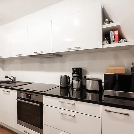 Airhome - Raekoja Plats