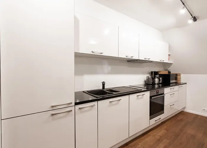 Airhome - Raekoja Plats *