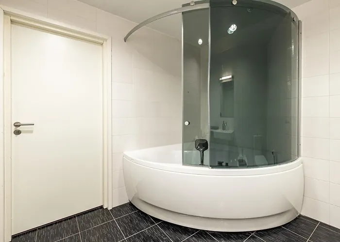 Airhome - Raekoja Plats * タリン