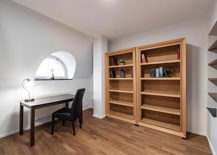 Airhome - Raekoja Plats *