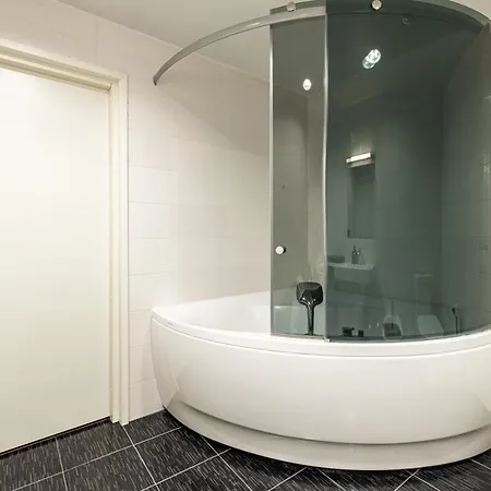 Airhome - Raekoja Plats * Reval