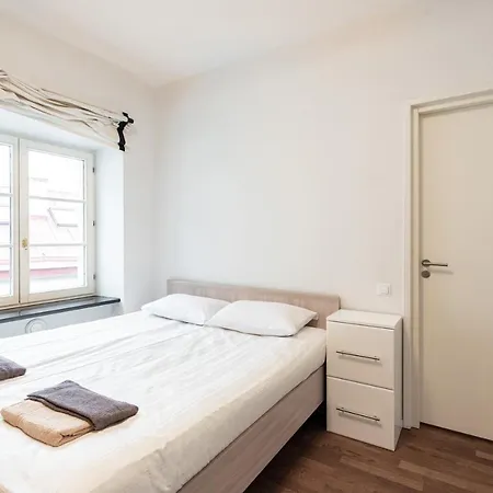 Airhome - Raekoja Plats Apartment