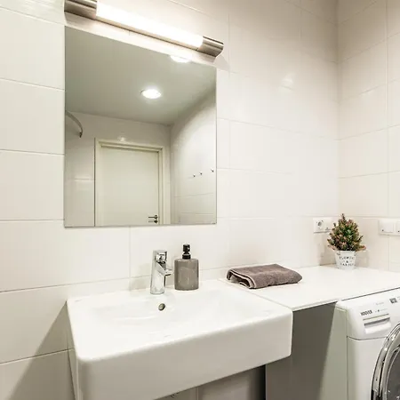 Airhome - Raekoja Plats Apartment